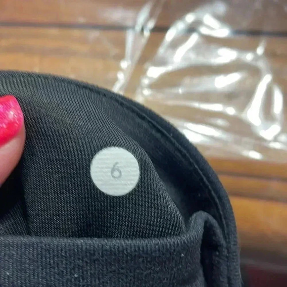 Lululemon wonder under crop - Picture 6 of 6